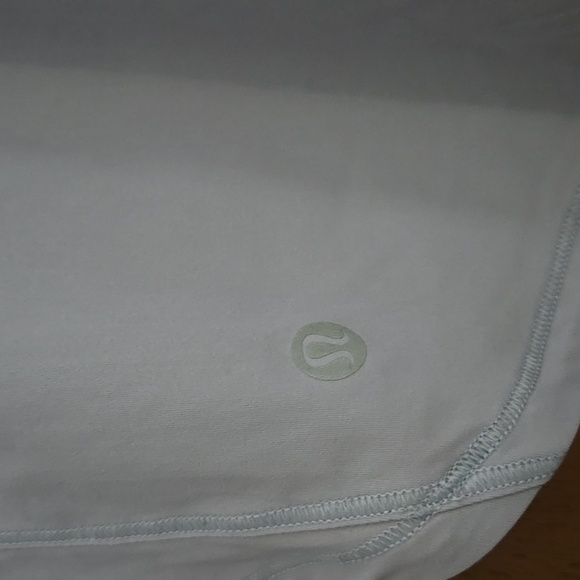 Lululemon Tank Size 4 - Picture 3 of 3